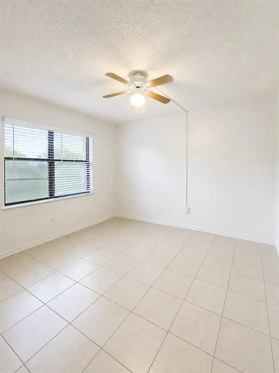2050 Oleander Boulevard # 105, Fort Pierce FL 34950 photo 2