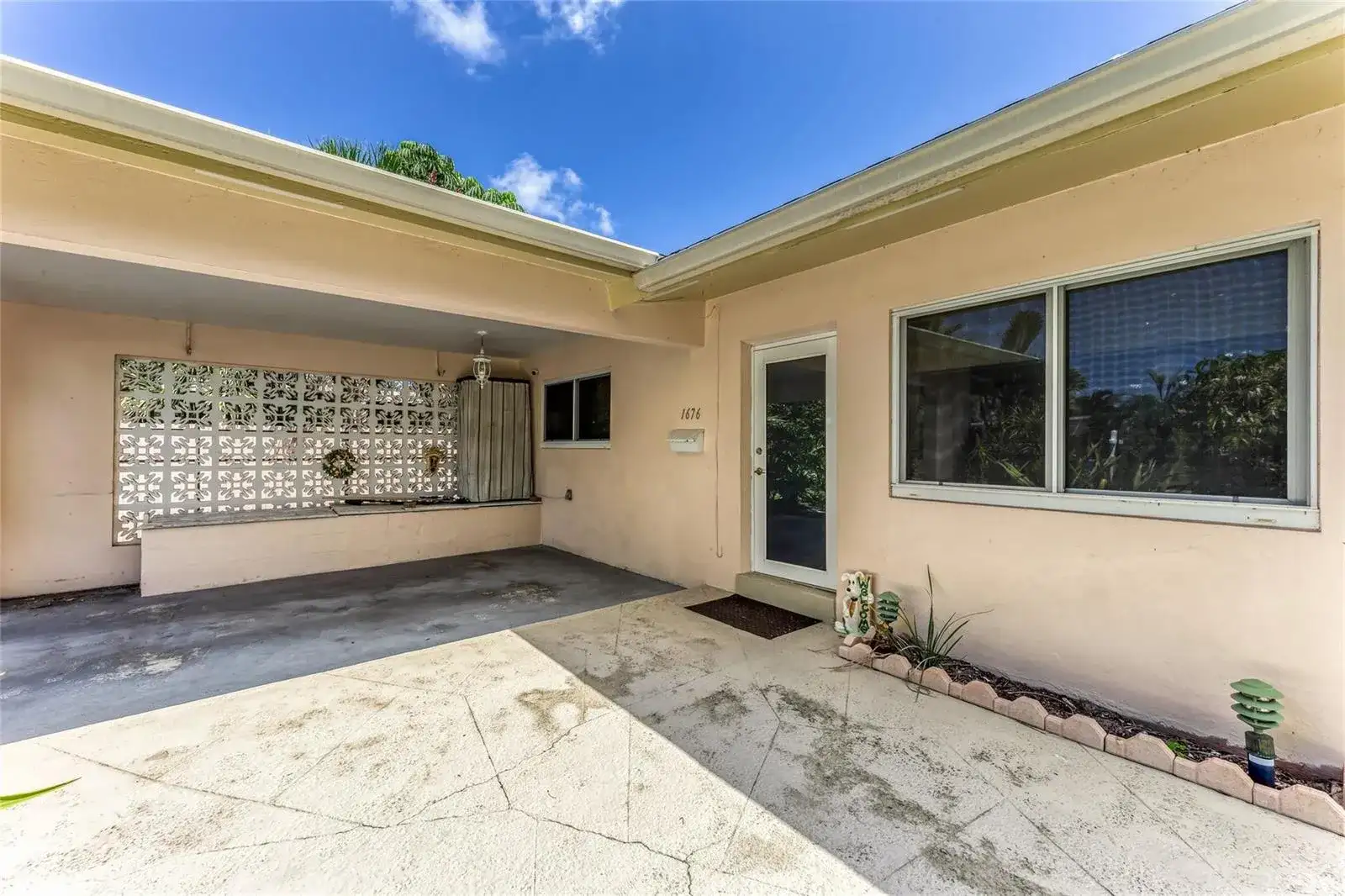 1676 NE 40th Street, Oakland Park FL 33334 photo 4