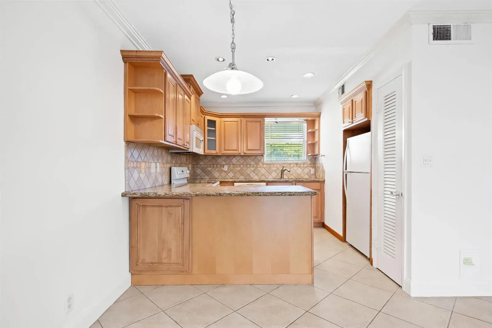 2748 NE 28th Avenue # 20, Lighthouse Point FL 33064