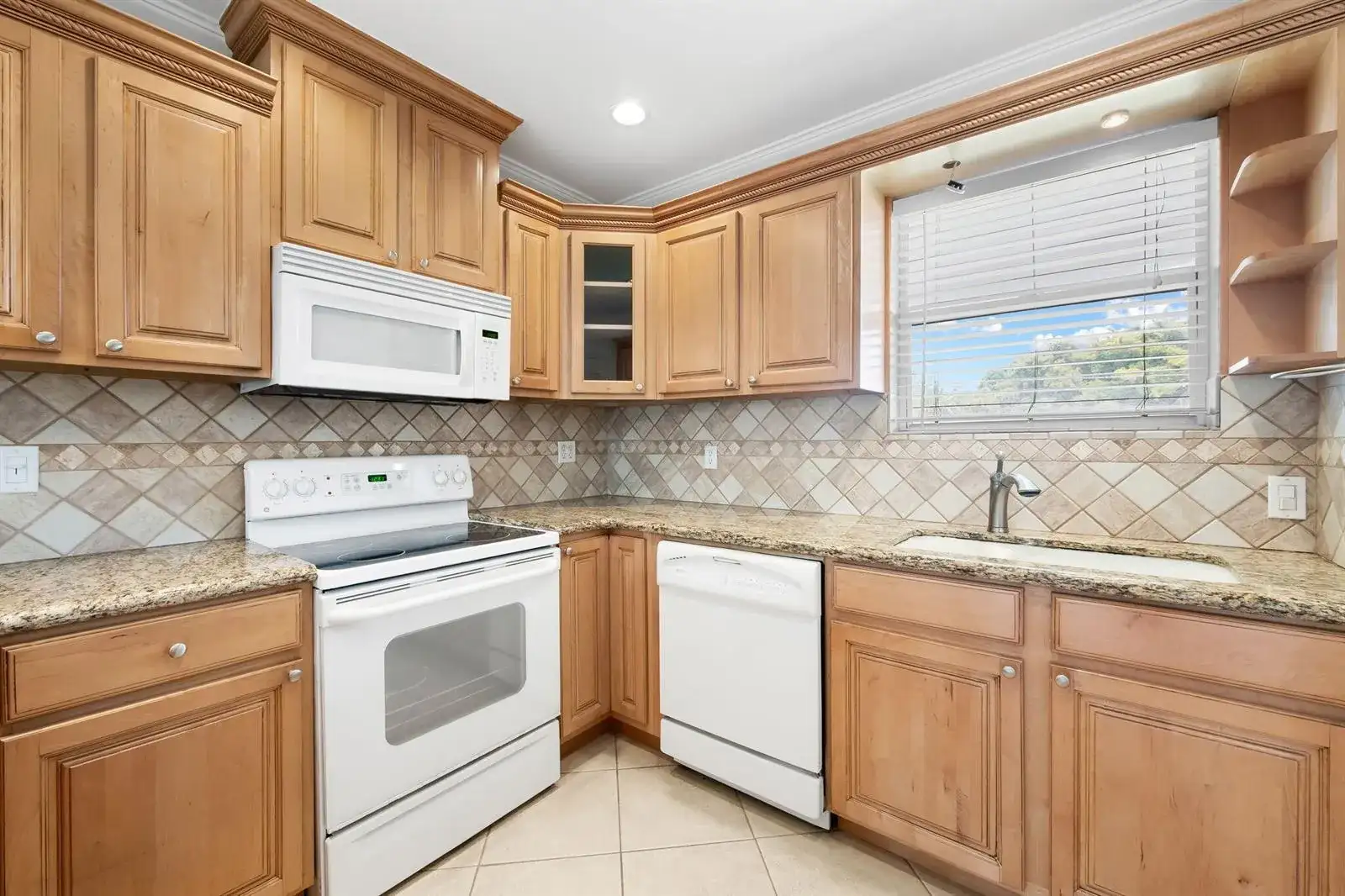 2748 NE 28th Avenue # 20, Lighthouse Point FL 33064 photo 4