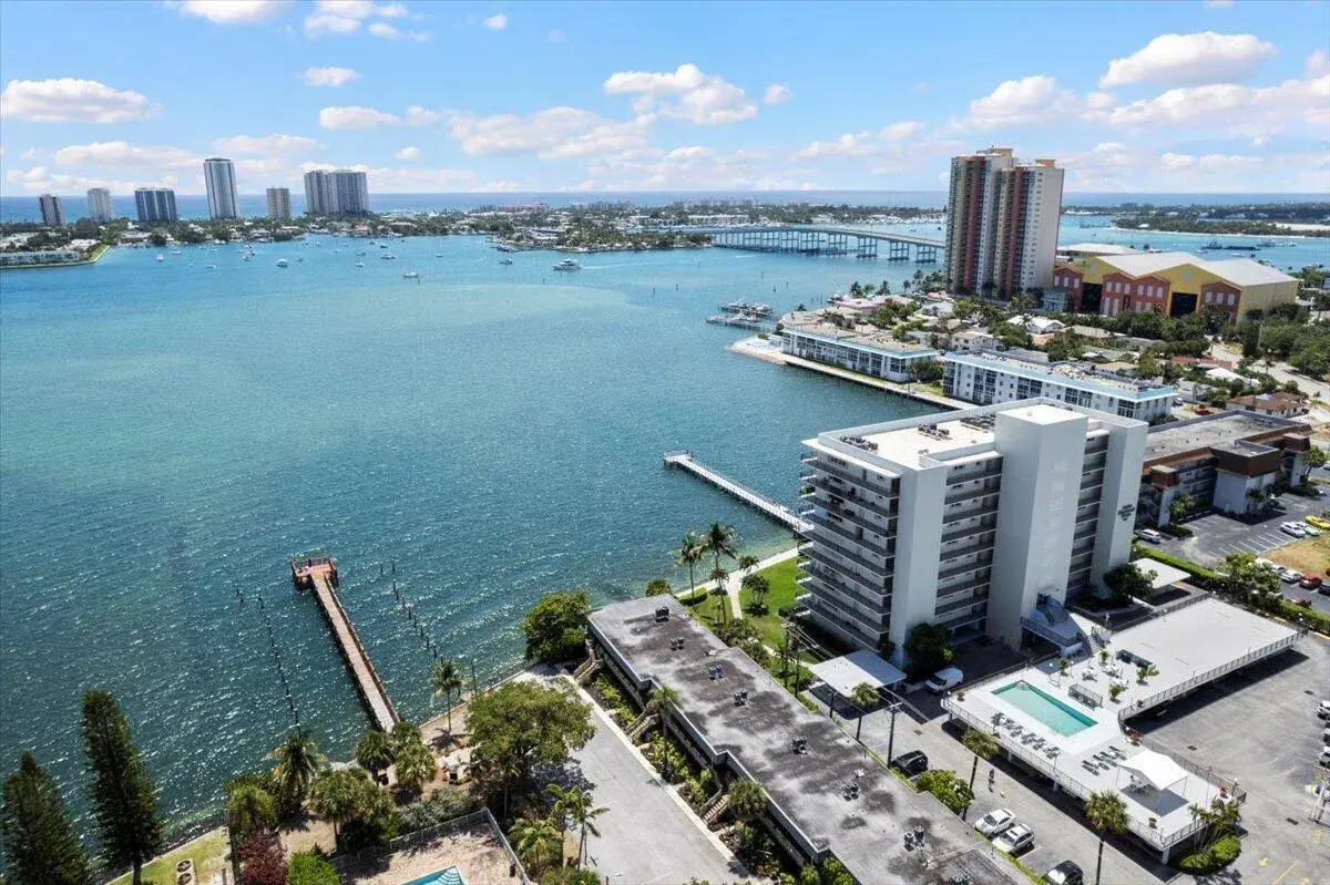 3040 Lake Shore Drive # 101, Riviera Beach FL 33404