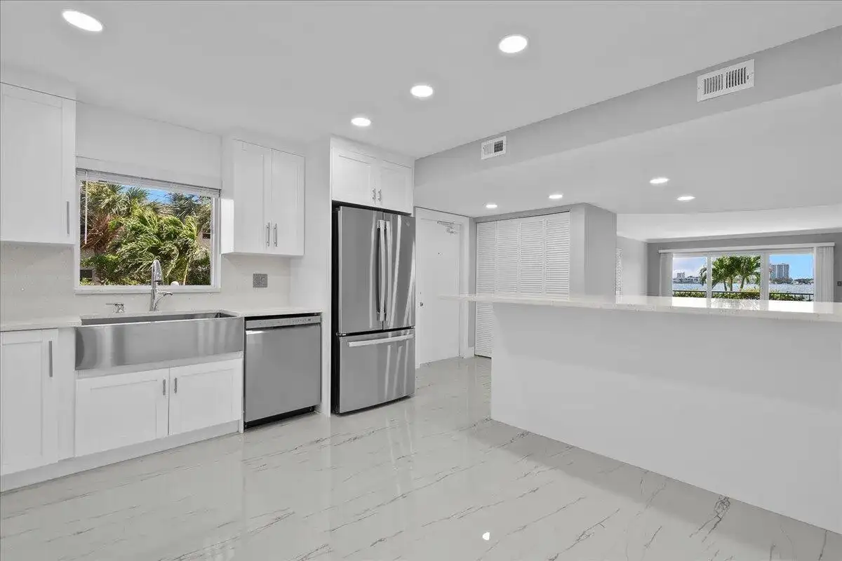 3040 Lake Shore Drive # 101, Riviera Beach FL 33404 photo 5