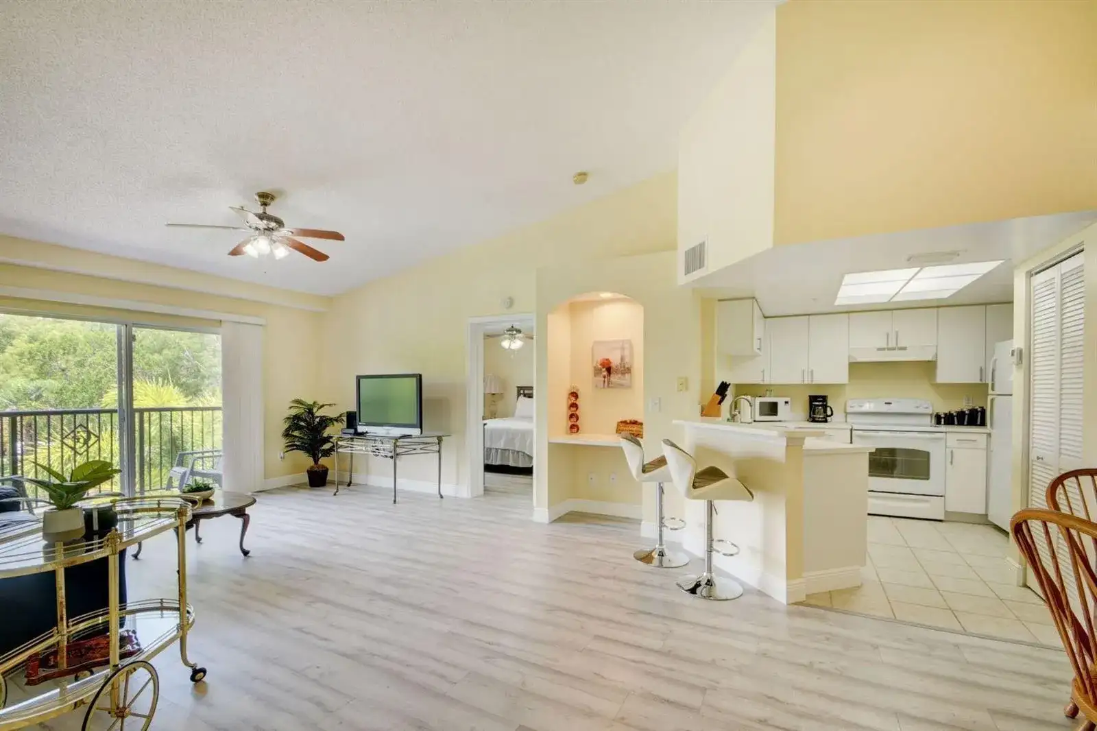 300 Crestwood Court N # 307, Royal Palm Beach FL 33411 photo 4