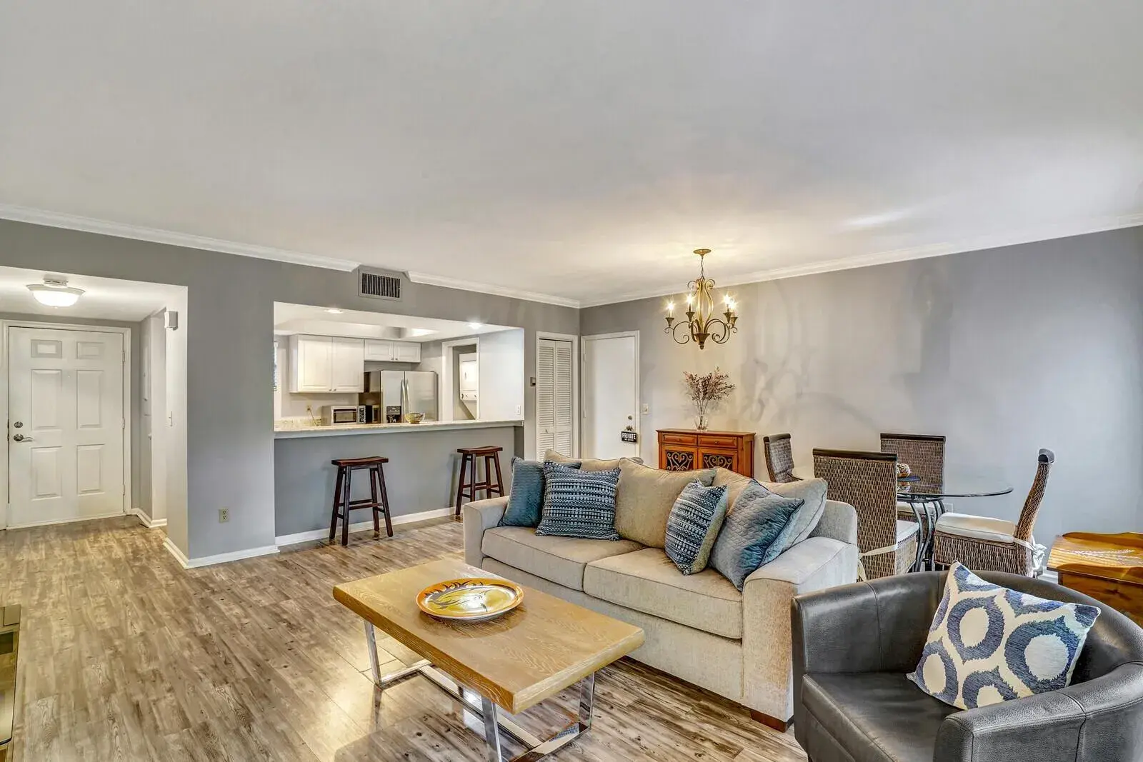 11863 Wimbledon Circle # 425, Wellington FL 33414