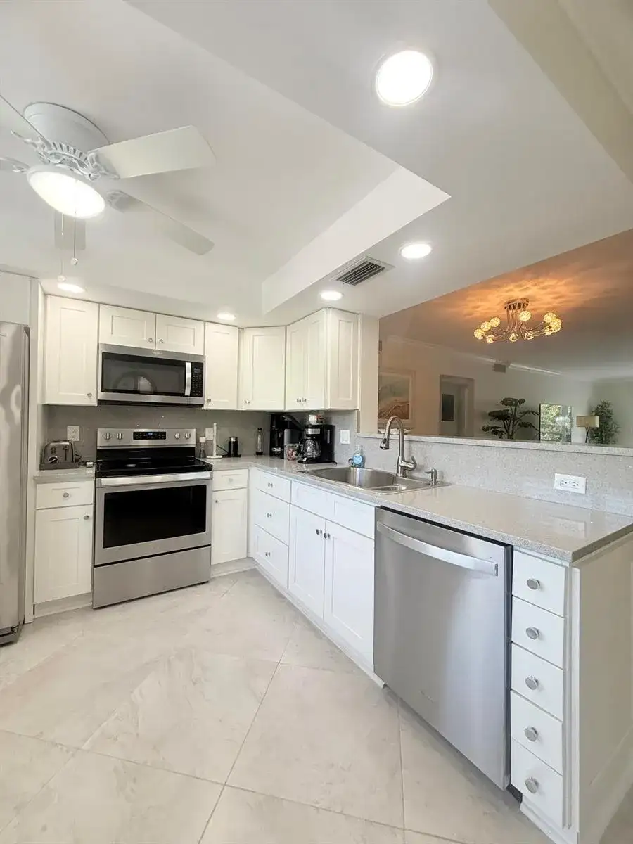 2301 Lucaya Lane # D3, Coconut Creek FL 33066 photo 4
