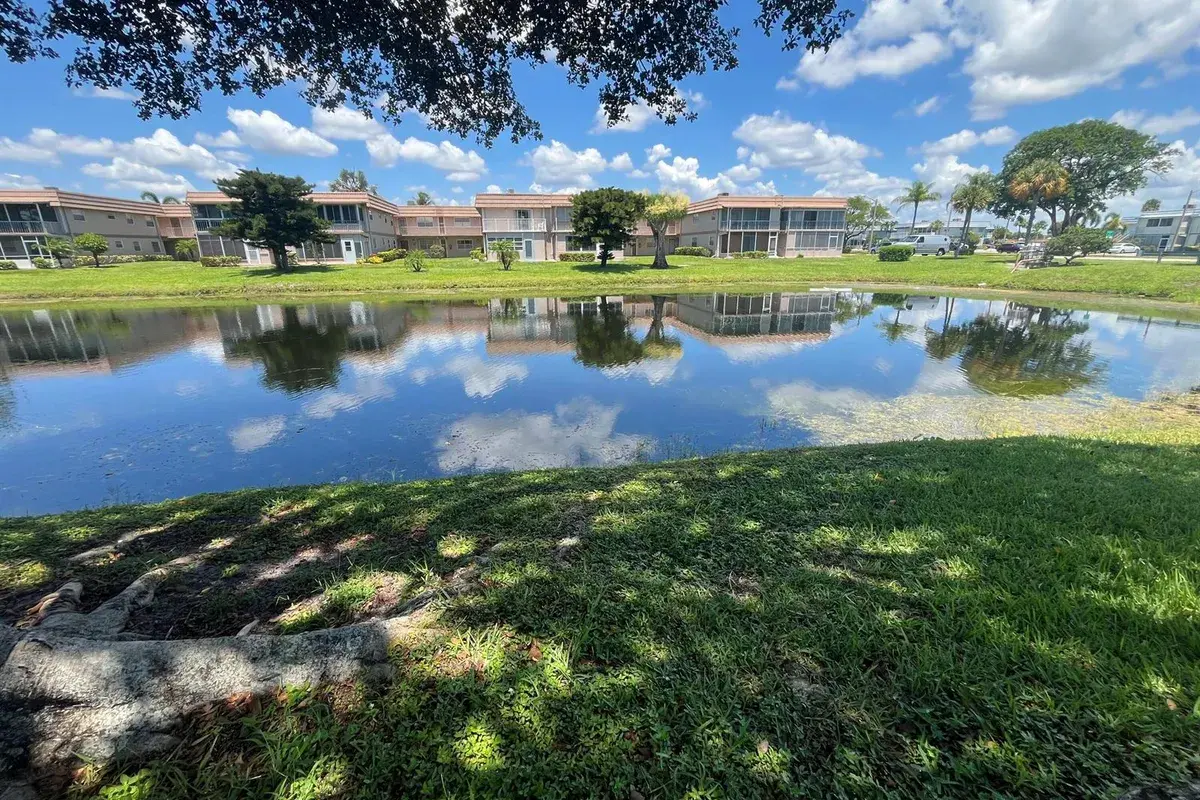 210 Valencia I, Delray Beach FL 33446