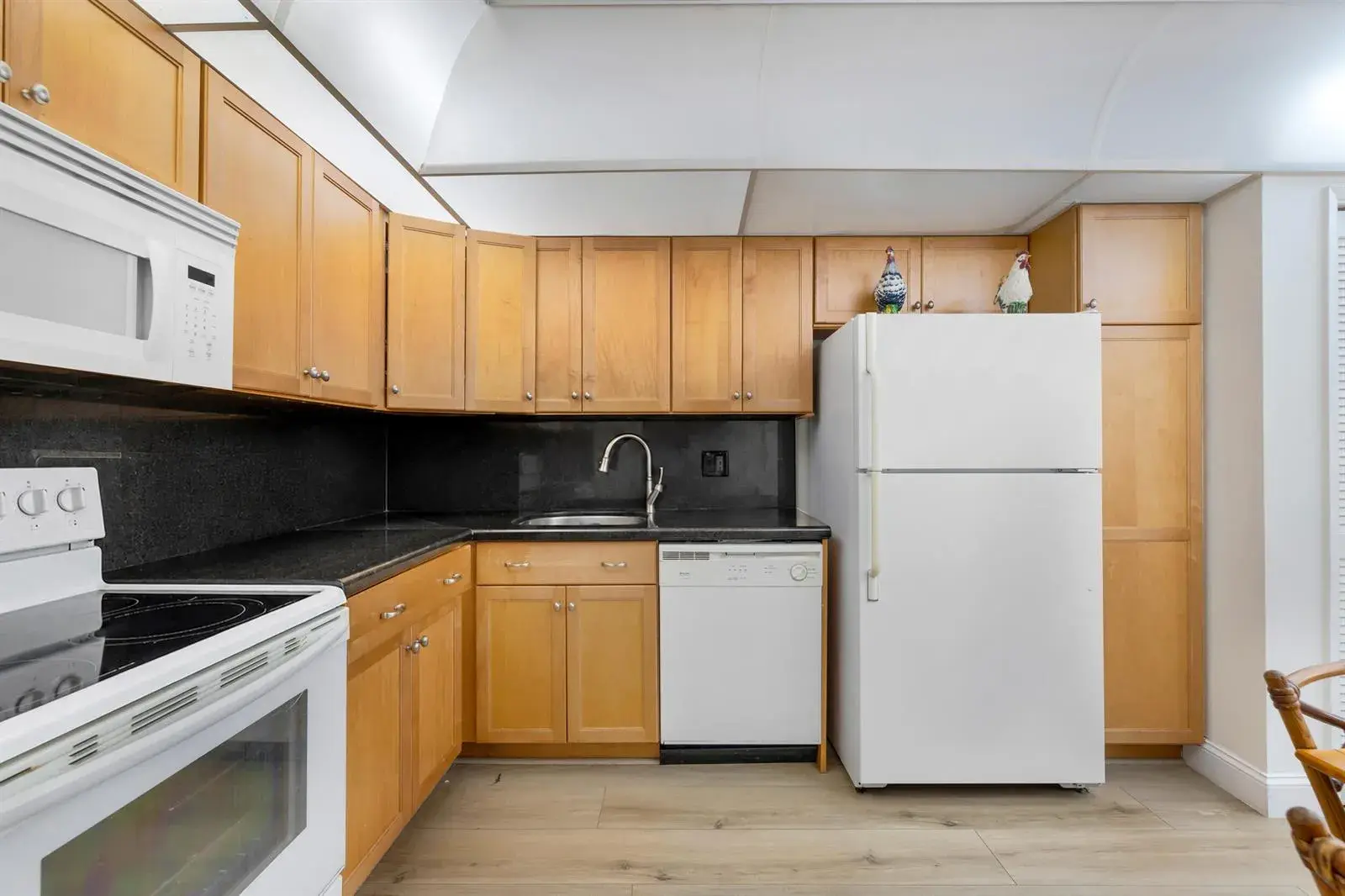 3621 Oaks Clubhouse Dr. Drive # 104, Pompano Beach FL 33069