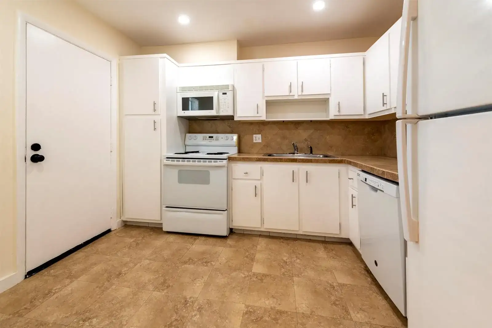 6061 N Falls Cir Drive # 402, Lauderhill FL 33319
