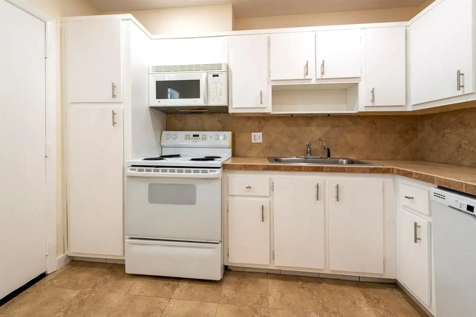 6061 N Falls Cir Drive # 402, Lauderhill FL 33319 photo 3
