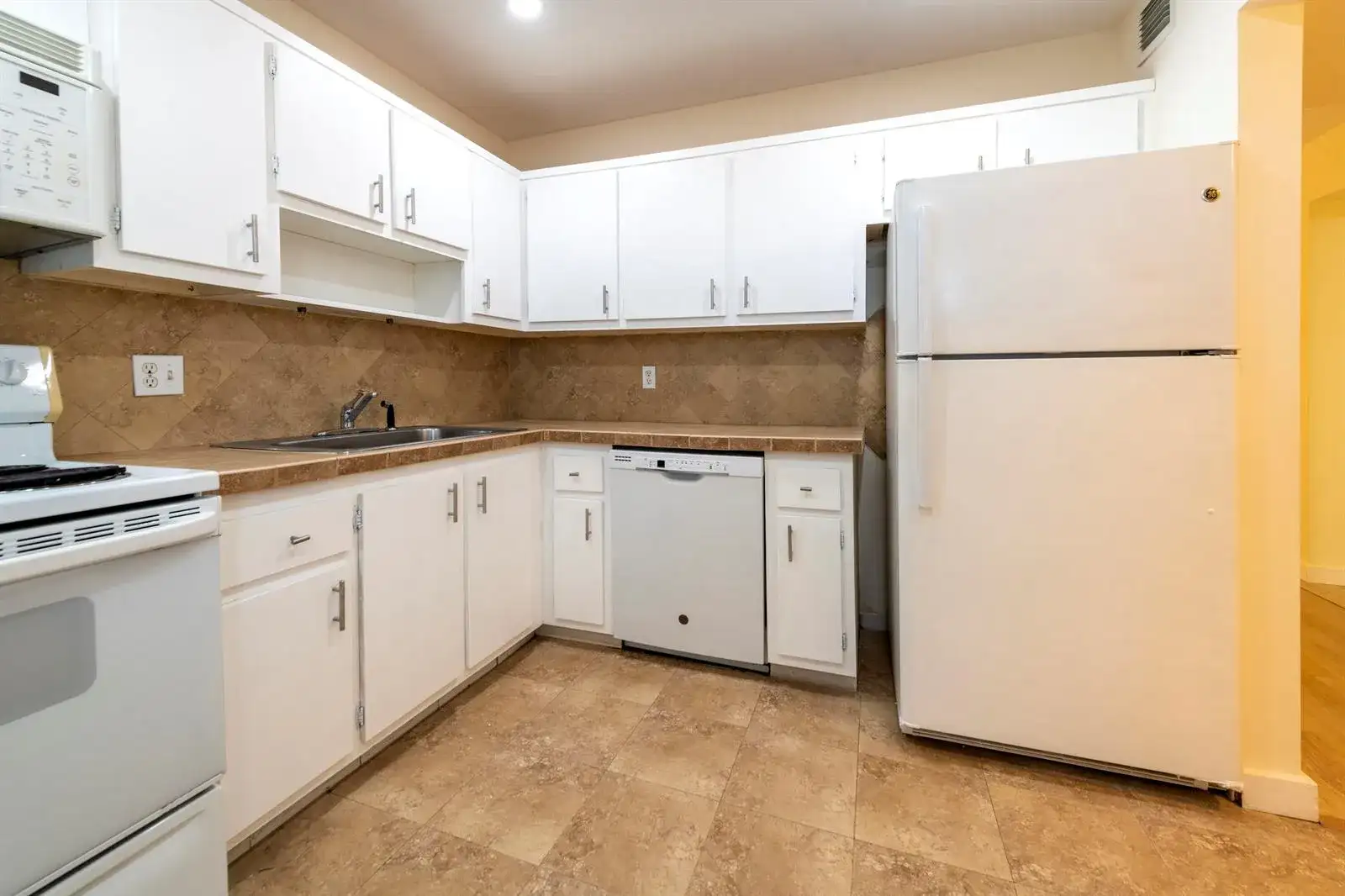 6061 N Falls Cir Drive # 402, Lauderhill FL 33319 photo 4