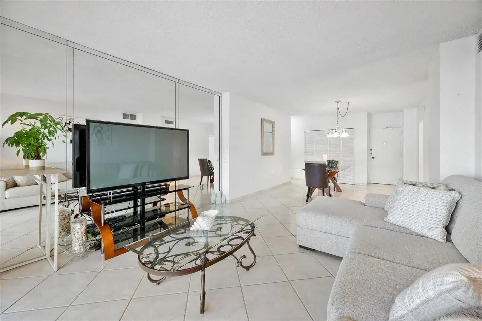1980 S Ocean Drive # 19a, Hallandale Beach FL 33009 photo 5