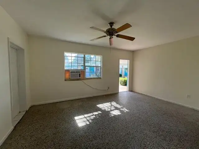 626 S Federal Highway # 5, FL 33460 photo 5