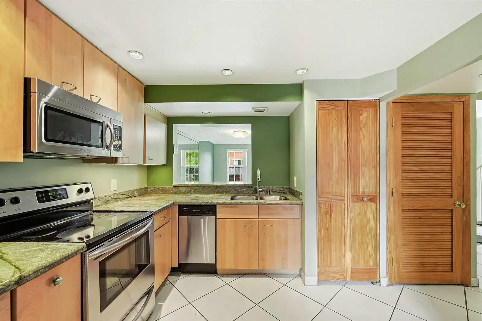 670 Tennis Club Drive # 312, Fort Lauderdale FL 33311 photo 4