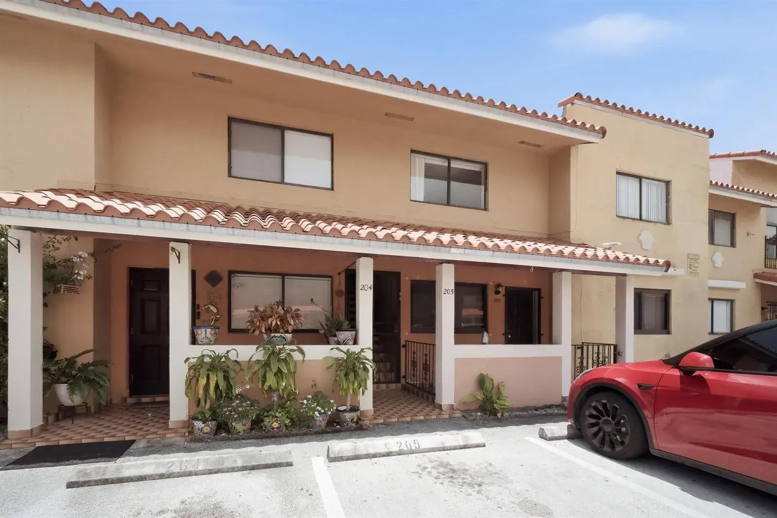2710 W 60th Place # 205, Hialeah FL 33016
