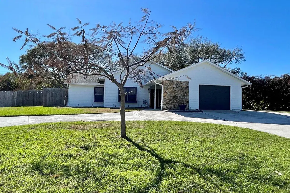 311 Anchor Way, FL 34946