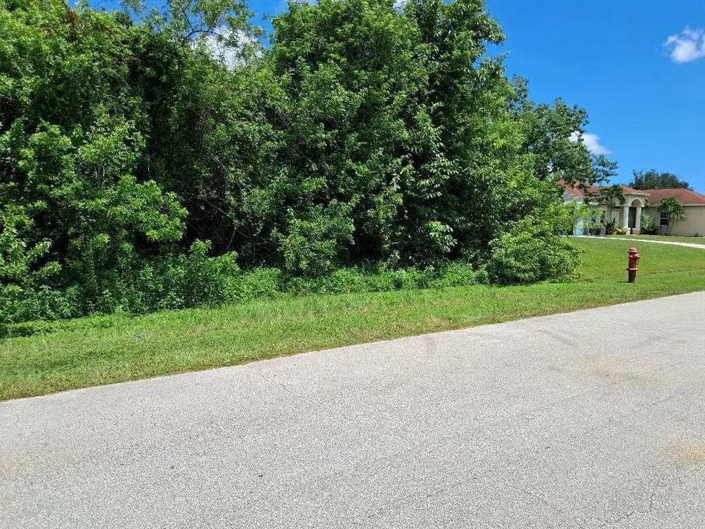 1081 SW Dartmouth Avenue SW, Port St. Lucie FL 34953