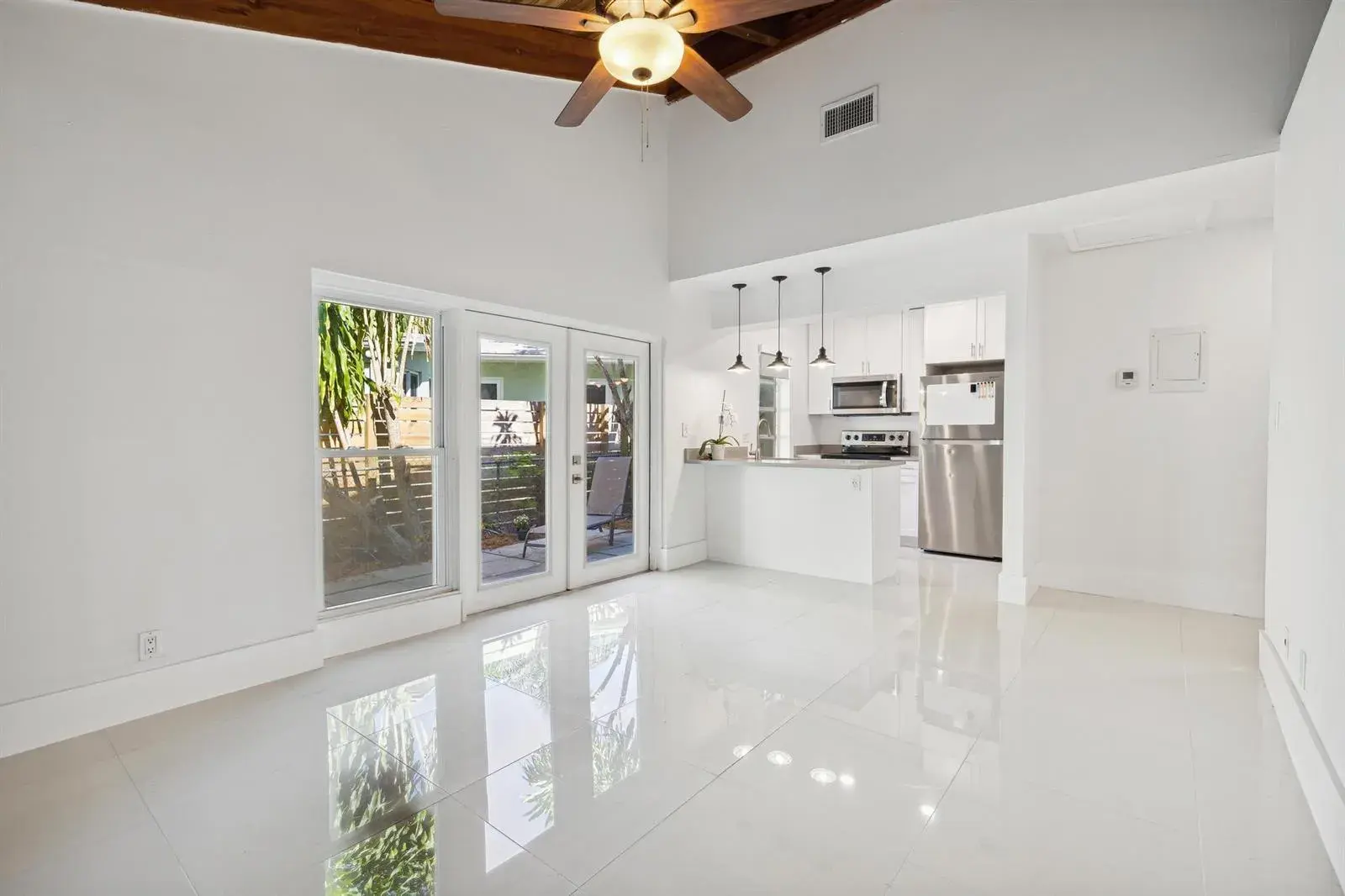 410 SE 13th Street # 2, Fort Lauderdale FL 33316