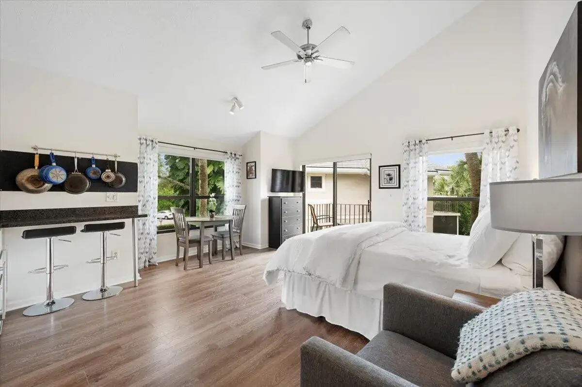 11863 Wimbledon Circle # 524, Wellington FL 33414