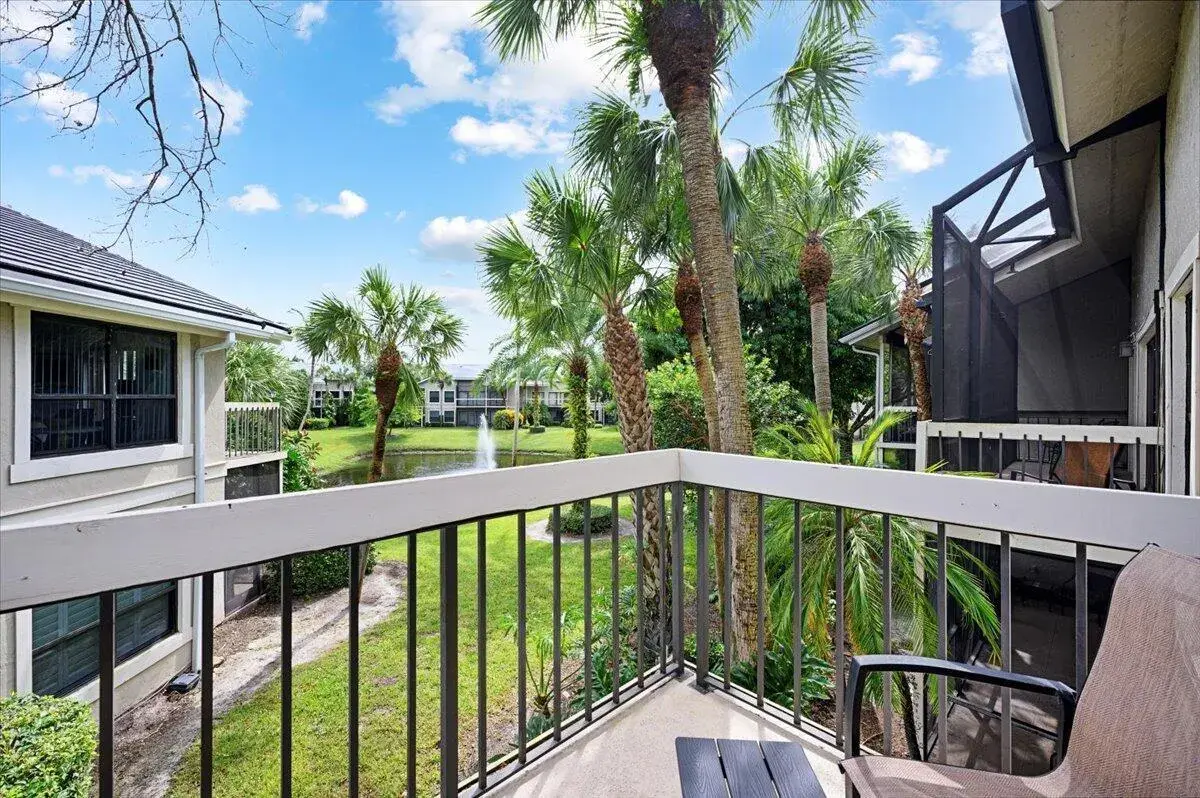 11863 Wimbledon Circle # 524, Wellington FL 33414