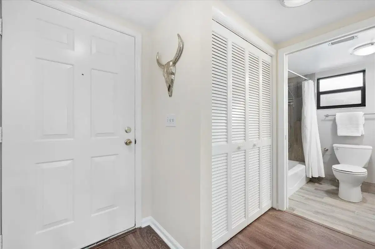 11863 Wimbledon Circle # 524, Wellington FL 33414 photo 3