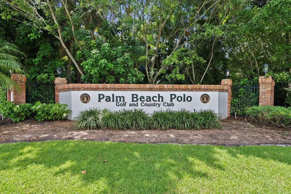 11863 Wimbledon Circle # 440, Wellington FL 33414