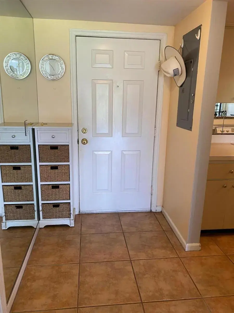 11863 Wimbledon Circle # 440, Wellington FL 33414