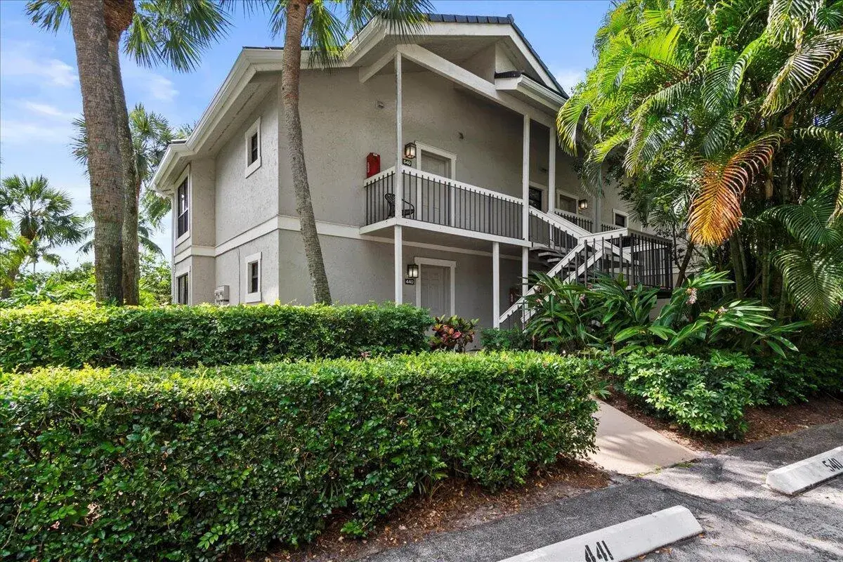 11863 Wimbledon Circle # 540, Wellington FL 33414