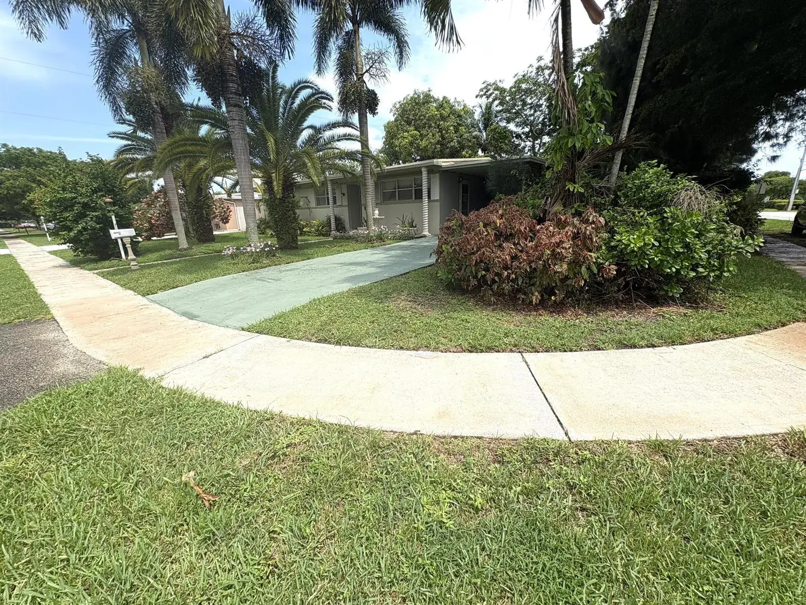 6940 NW 14th Court NW, Plantation FL 33313