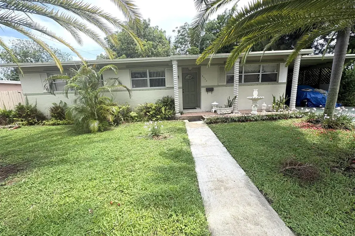 6940 NW 14th Court NW, Plantation FL 33313