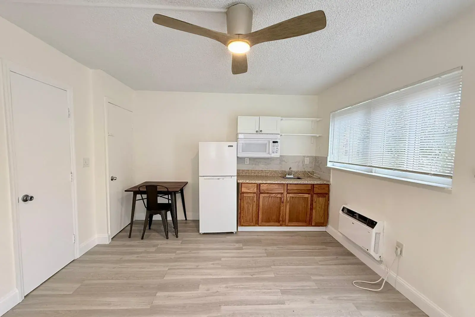 820 NE 17th Avenue # 4b, Fort Lauderdale FL 33304