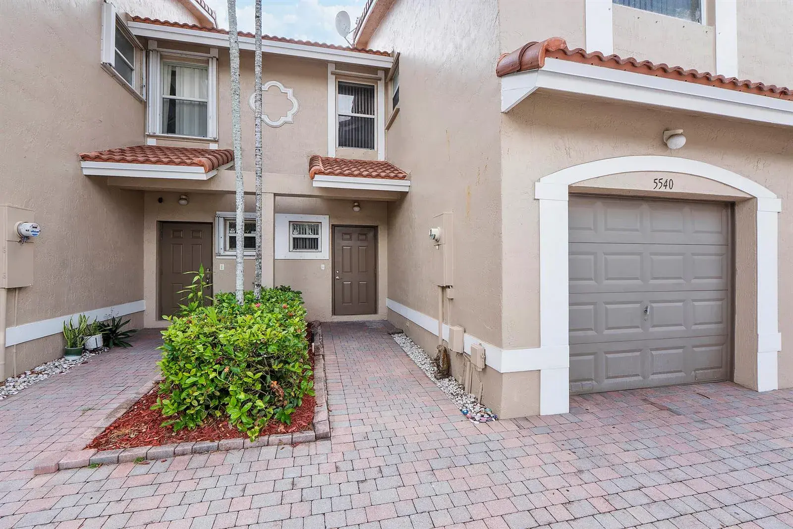 5540 NW 90th Terrace, Sunrise FL 33351