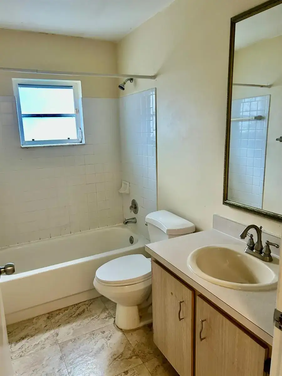 5887 Timber Valley Drive, Lake Worth FL 33463 photo 4