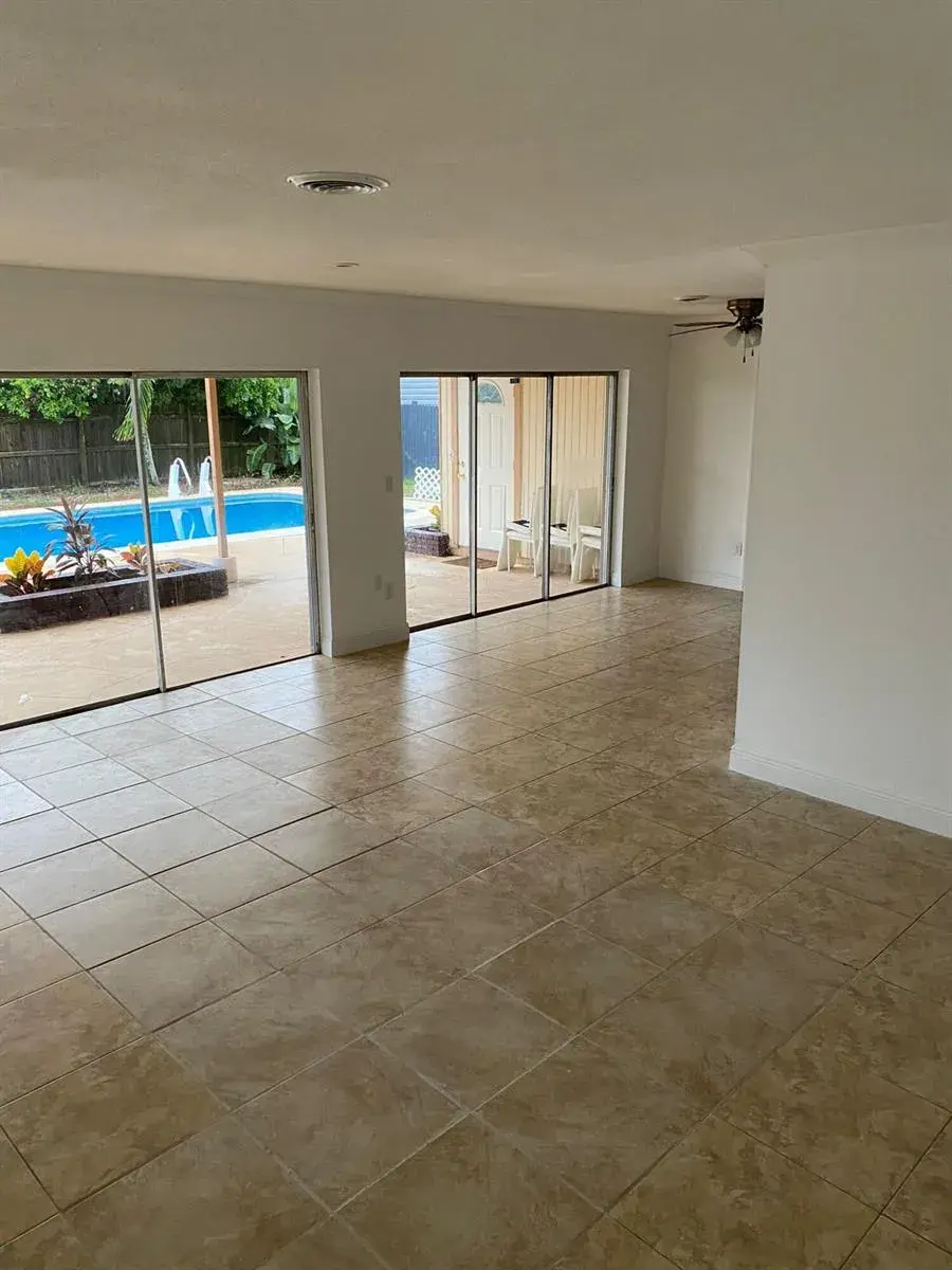 18 Andros Road, Palm Springs FL 33461