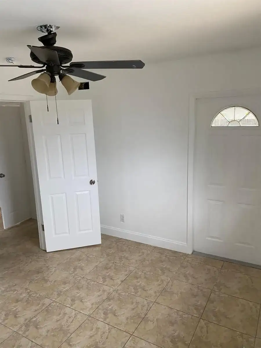 18 Andros Road, Palm Springs FL 33461 photo 5