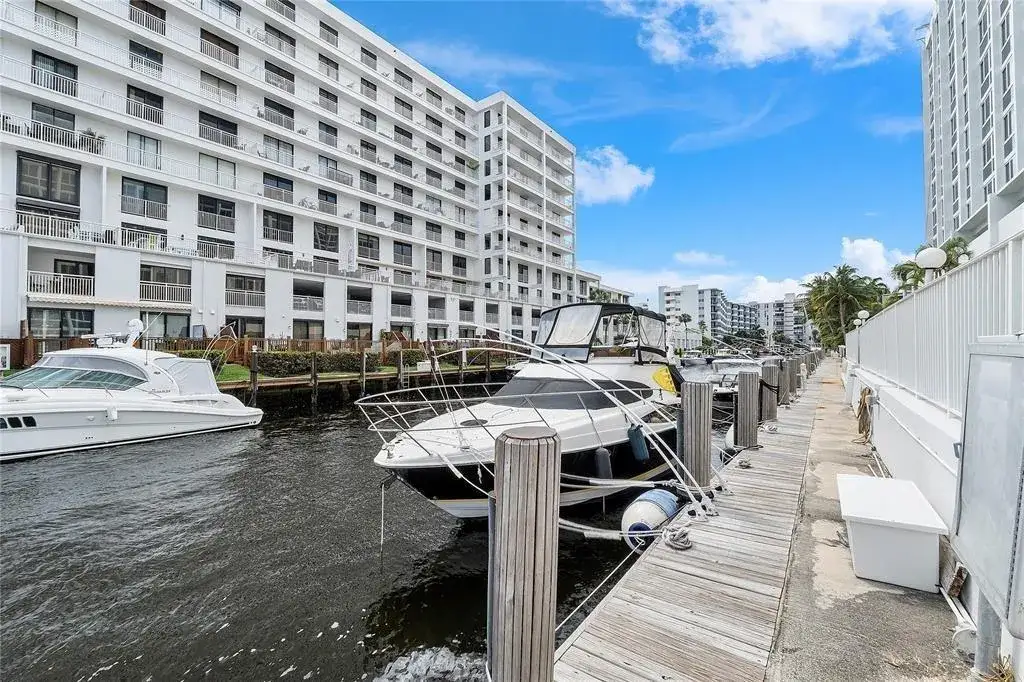 3100 NE 49th Street Unit 807, Fort Lauderdale FL 33308