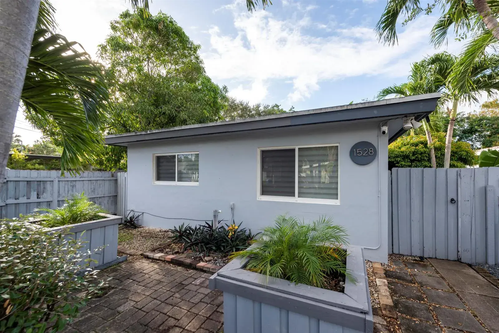 1528 NE 33rd Street # 1, Oakland Park FL 33334