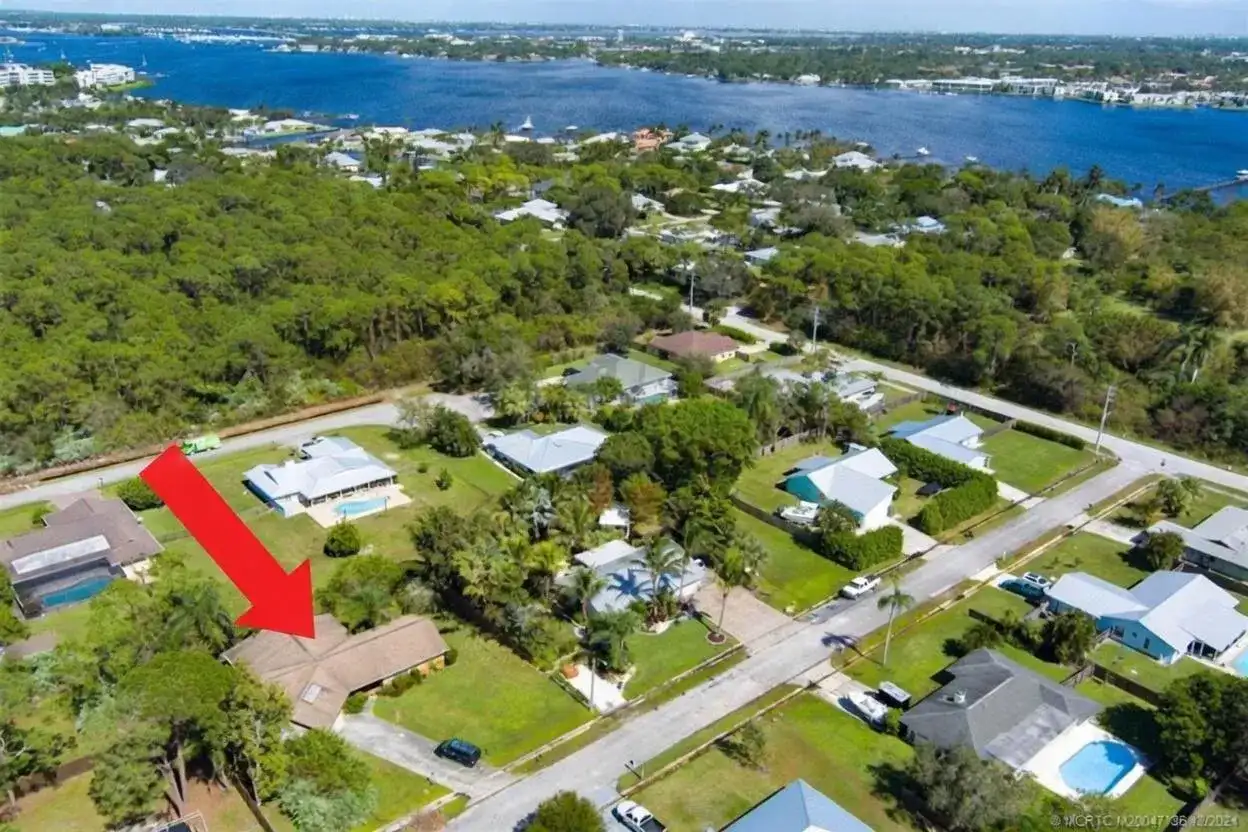1321 SW Nikoma Street, Palm City FL 34990