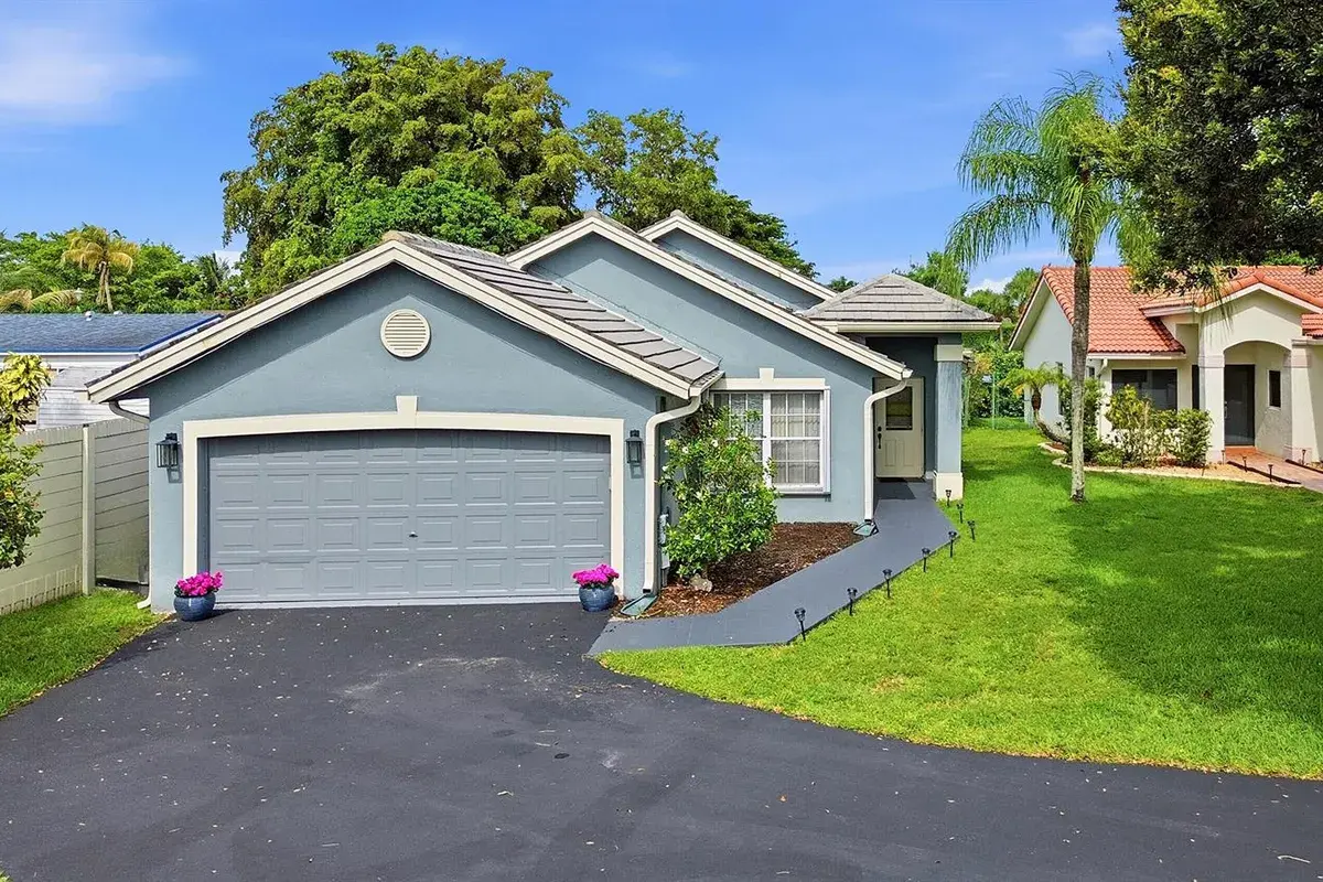 12445 SW 7th Place, Davie FL 33325
