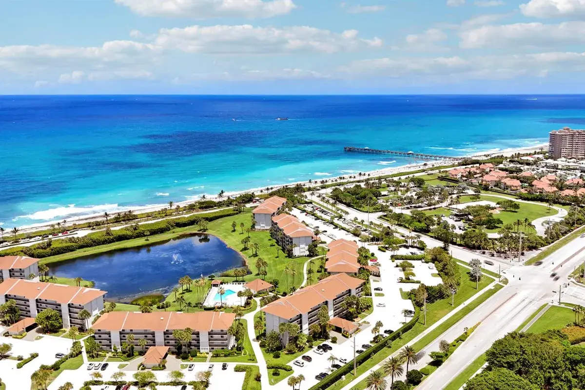 401 S Seas Drive # 203, Jupiter FL 33477