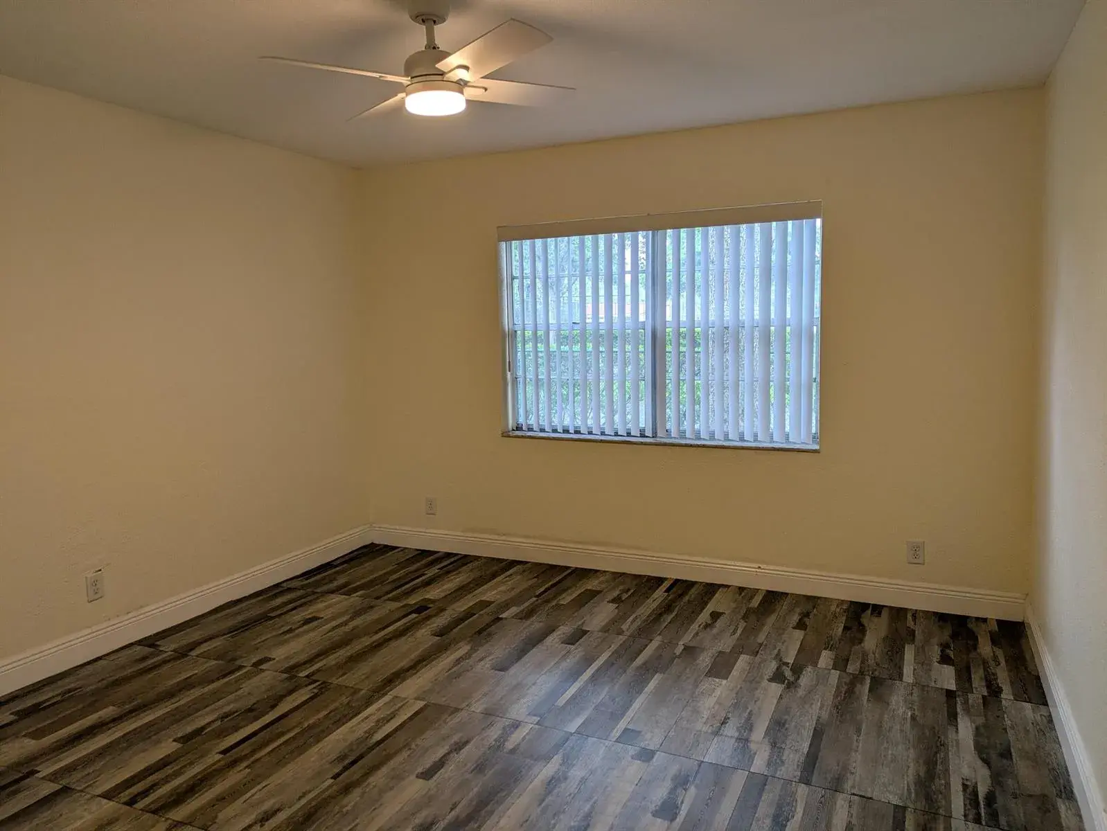 2810 Riverside Drive # a, Coral Springs FL 33065