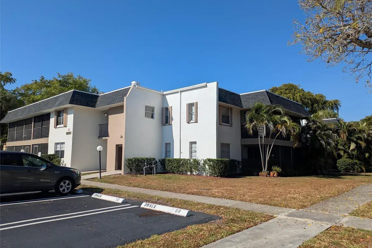2810 Riverside Drive # a, Coral Springs FL 33065