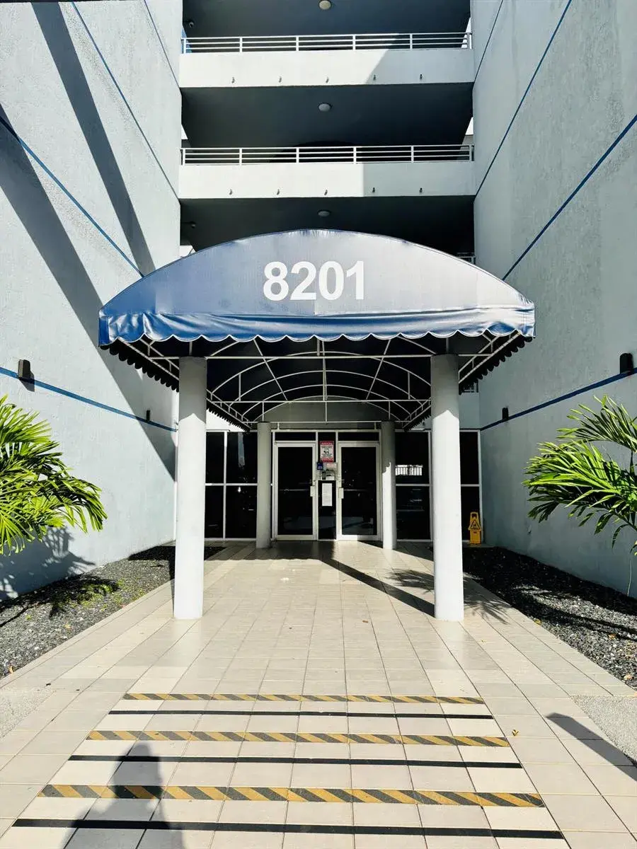 8201 NW 8th Street # 509, Miami FL 33126