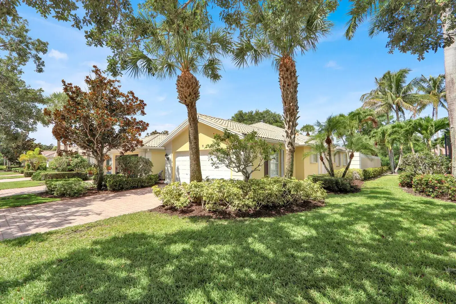 5181 Magnolia Bay Circle, Palm Beach Gardens FL 33418