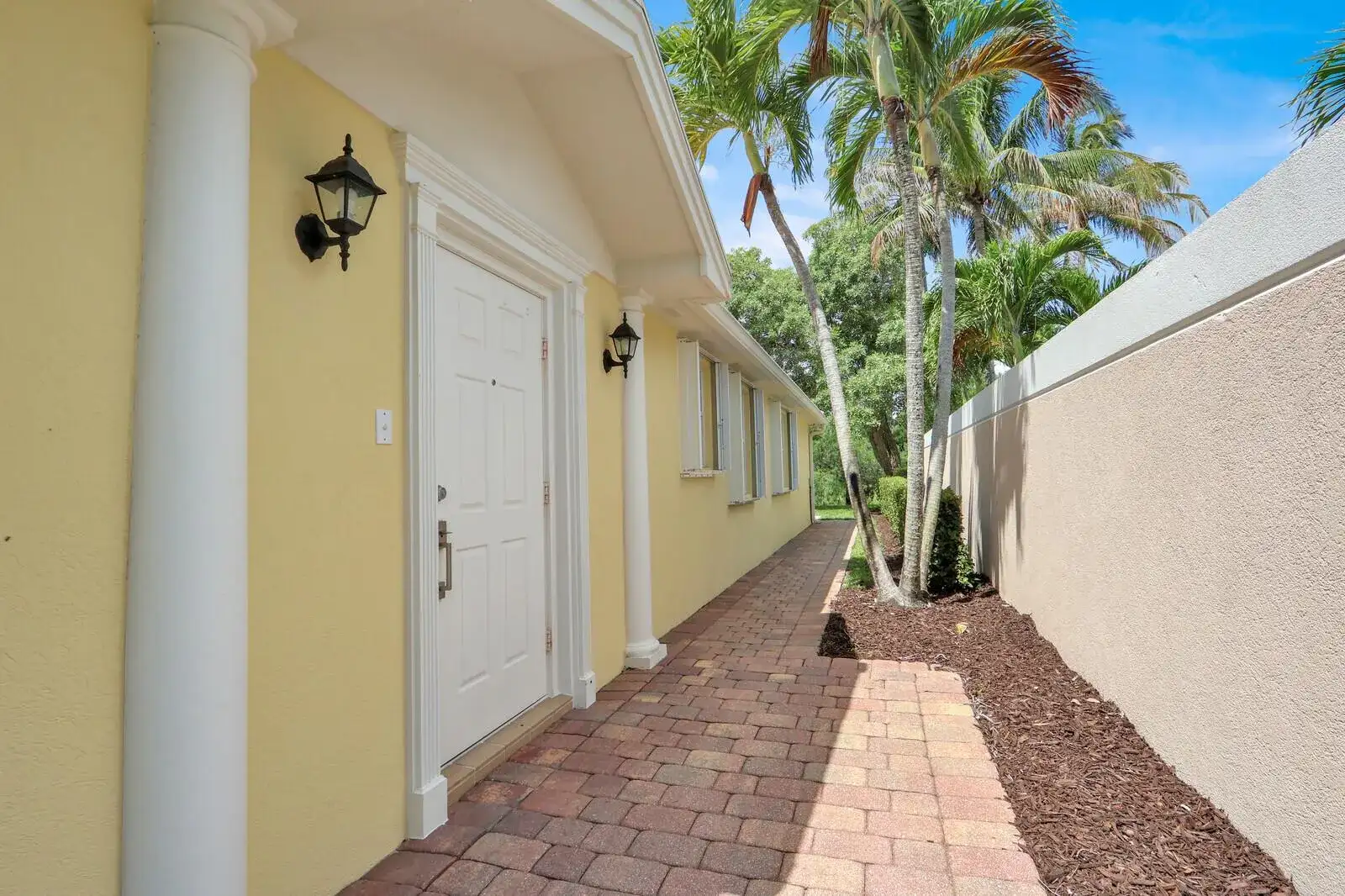 5181 Magnolia Bay Circle, Palm Beach Gardens FL 33418 photo 3