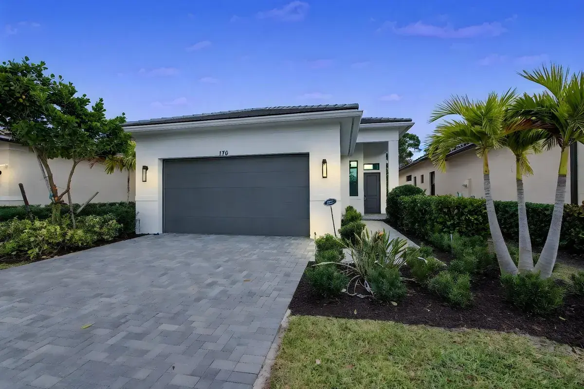 176 SE Via Sangro, Port St. Lucie FL 34952