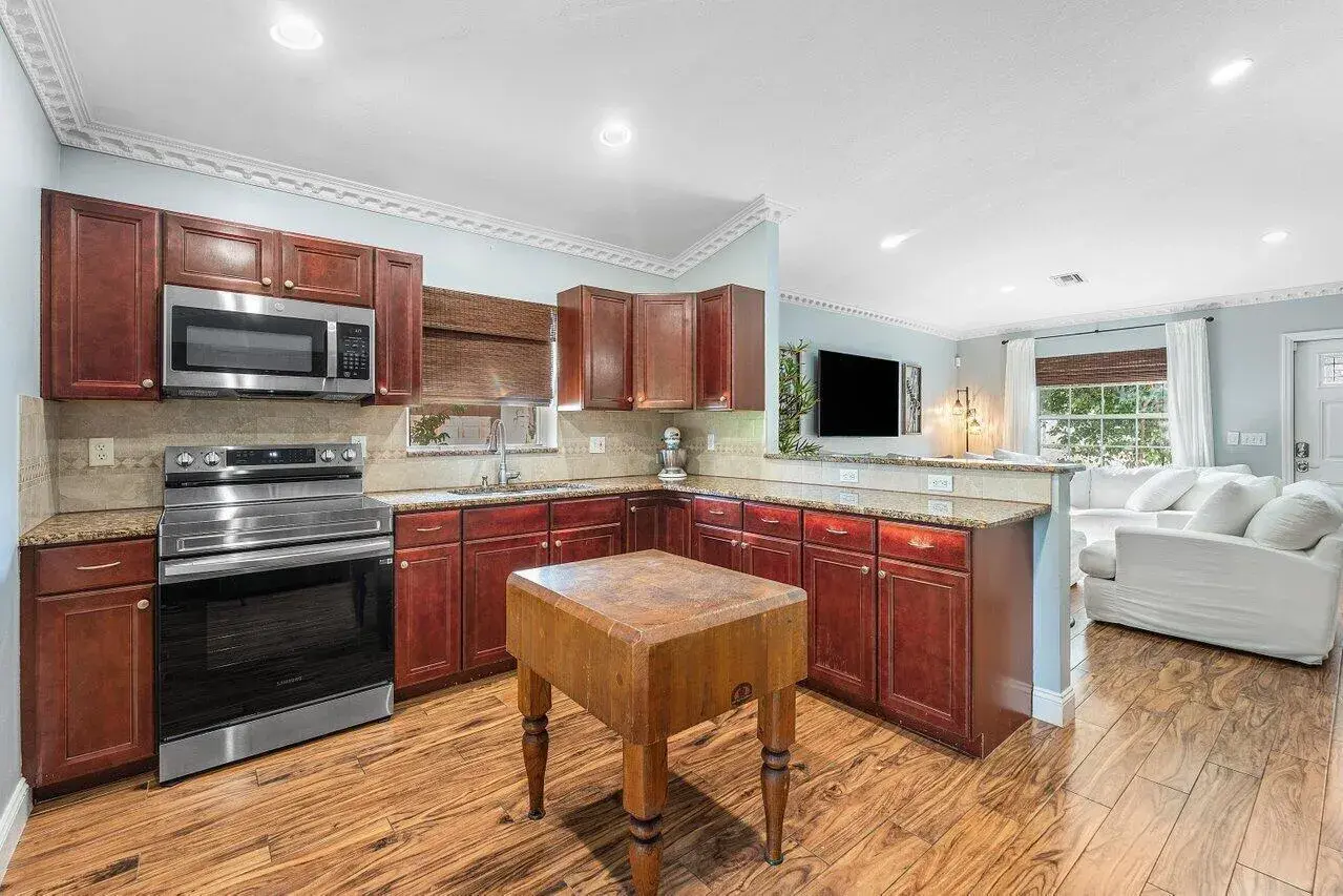 5418 Club Circle, Haverhill FL 33415