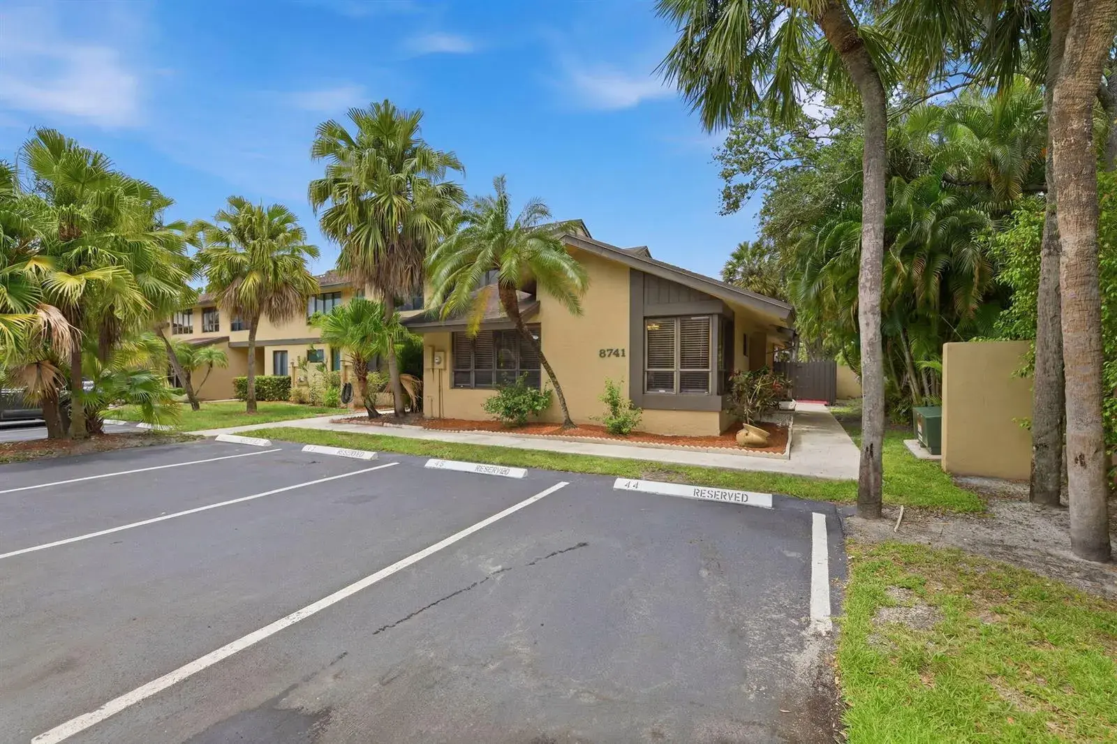 8741 Cleary Boulevard, Plantation FL 33324