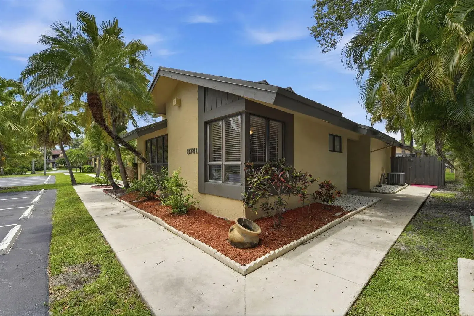 8741 Cleary Boulevard, Plantation FL 33324