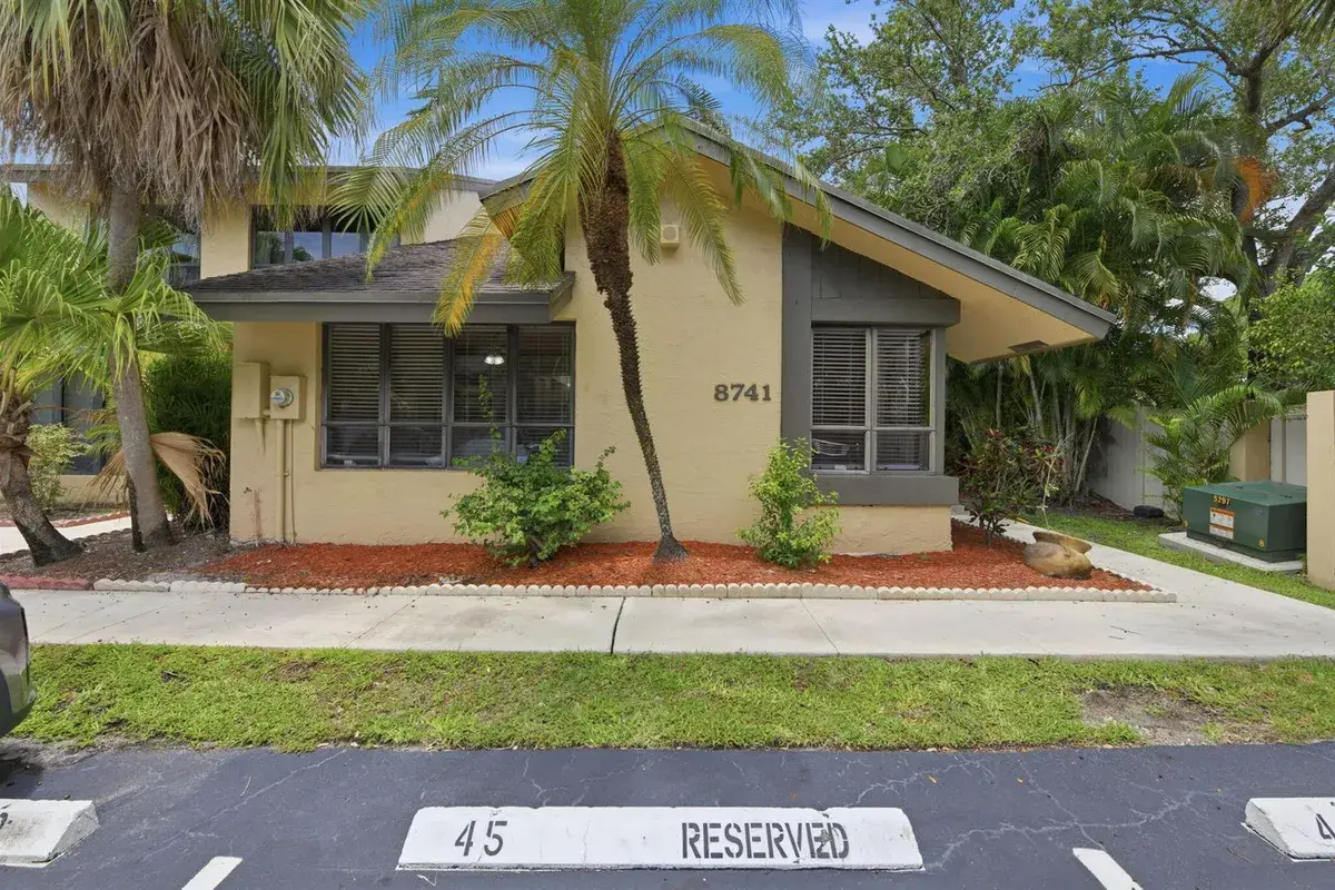 8741 Cleary Boulevard, Plantation FL 33324