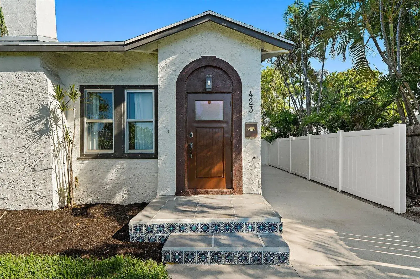423 Avenida Alegre, West Palm Beach FL 33405